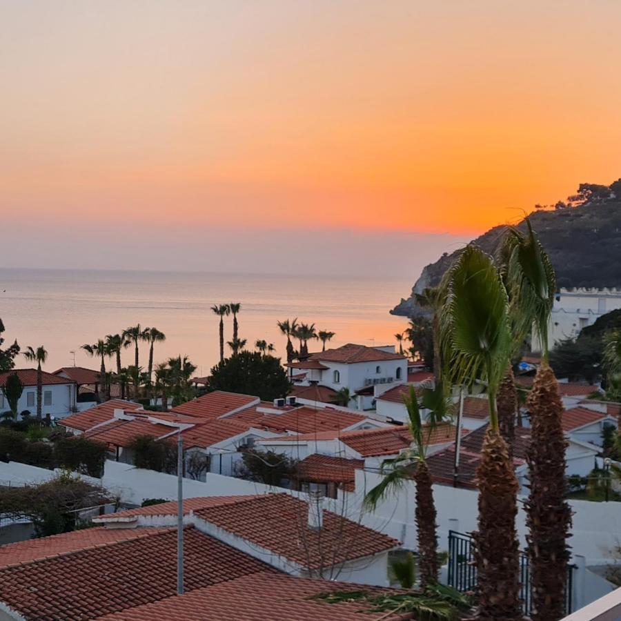 Ninfa Sul Mare Apartments 50 M E T R I Dal Mare Parcheggio Gratuito Custodito Capo Vaticano Dış mekan fotoğraf