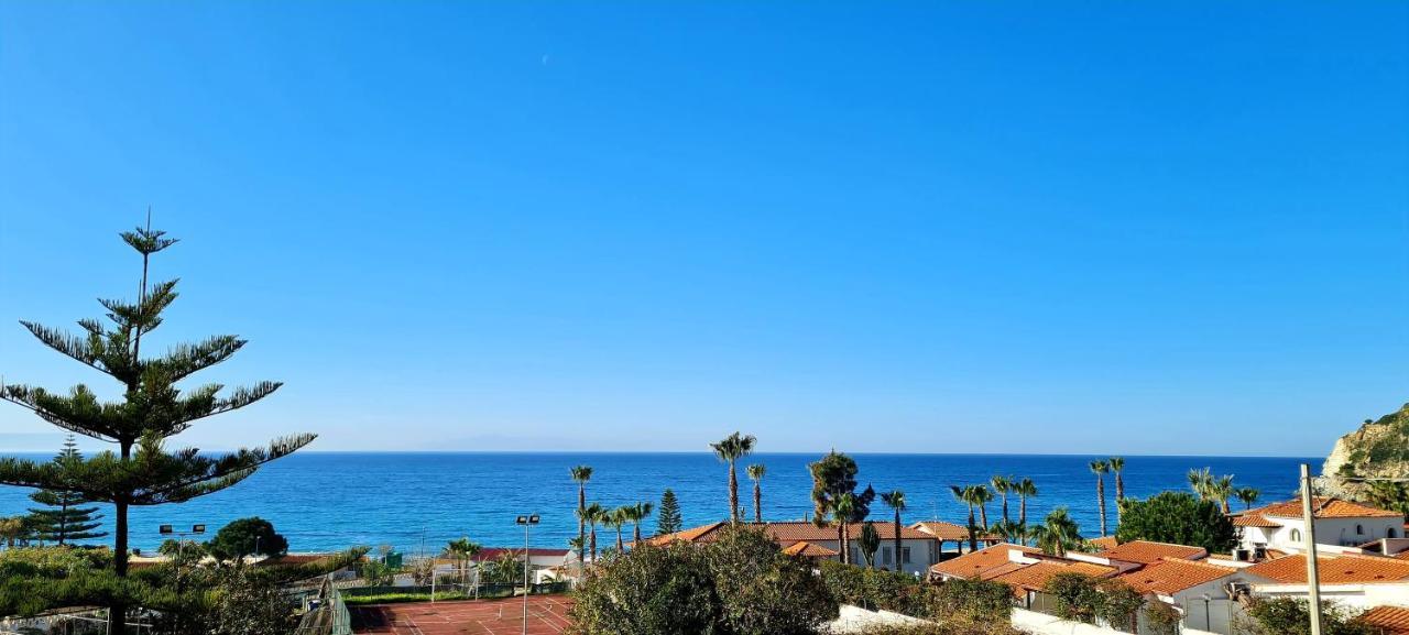 Ninfa Sul Mare Apartments 50 M E T R I Dal Mare Parcheggio Gratuito Custodito Capo Vaticano Dış mekan fotoğraf